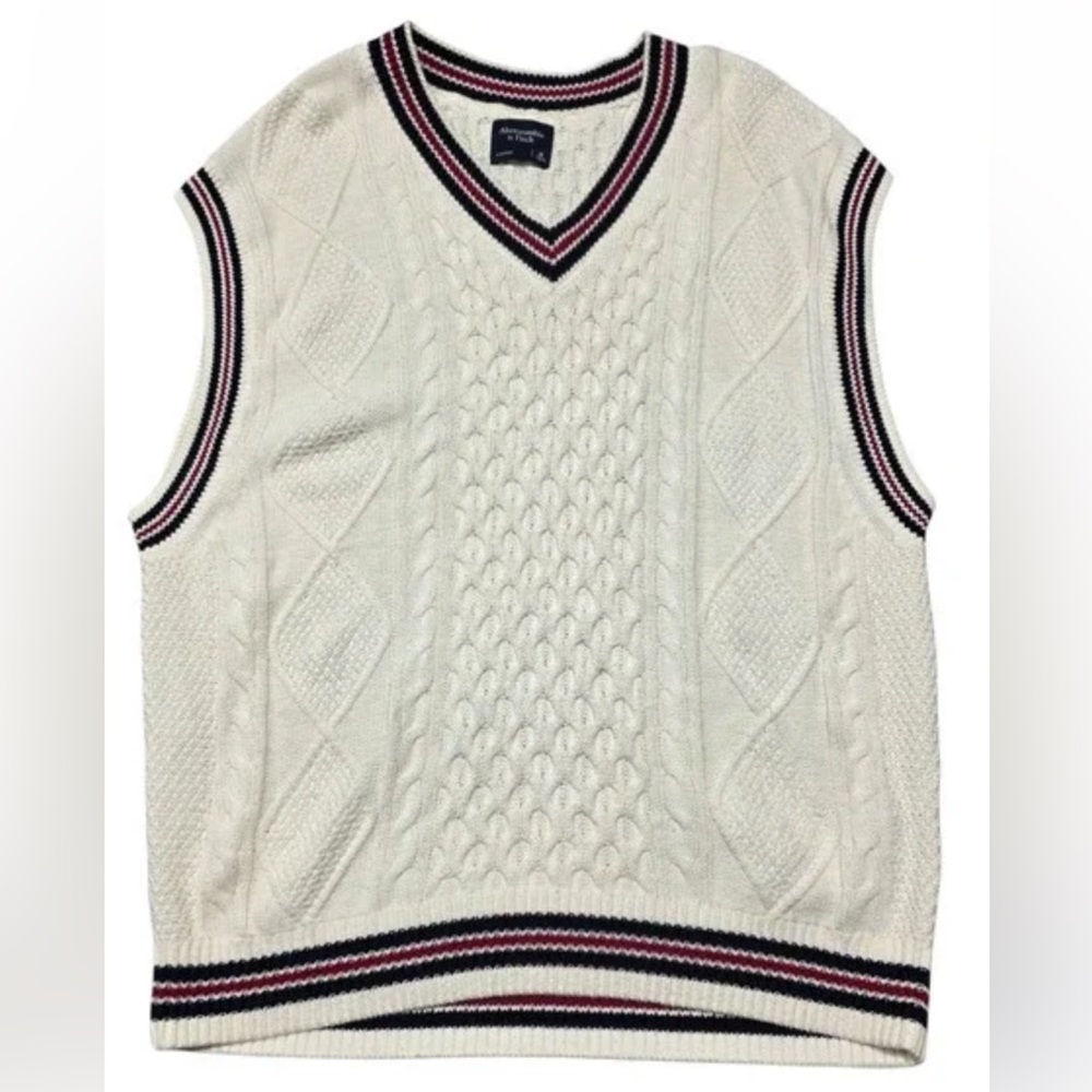 Abercrombie & Fitch V-Neck Oversized Cable Knit Sweater Vest - White/Cream